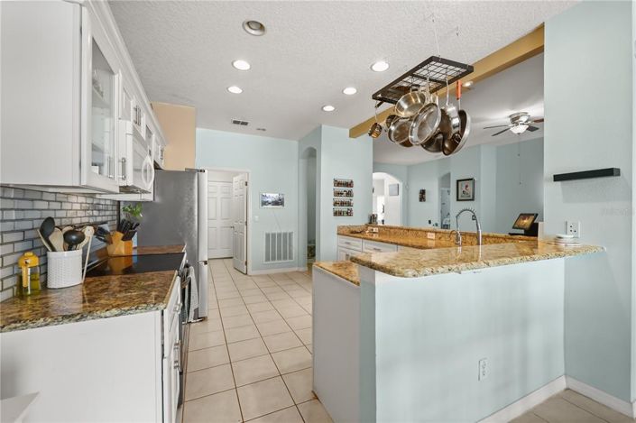 Image No.10-3 Bed Property for sale