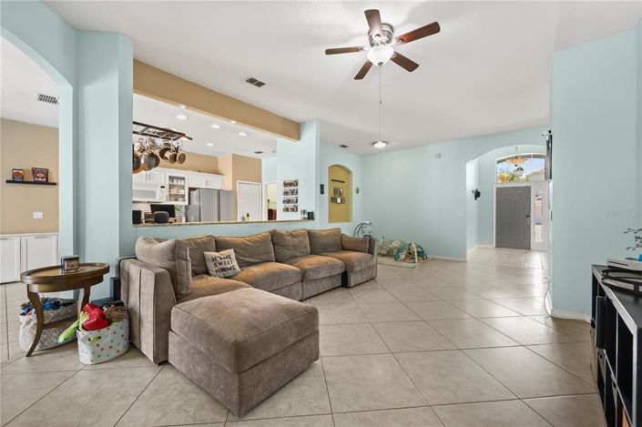 Image No.13-3 Bed Property for sale