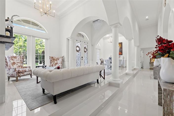 Image No.28-5 Bed Property for sale