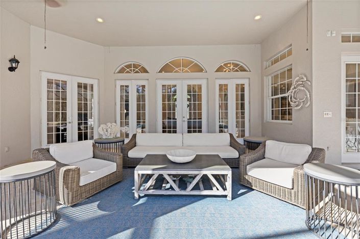 Image No.40-5 Bed Property for sale