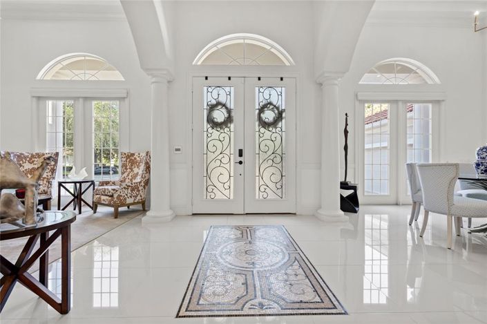 Image No.5-5 Bed Property for sale