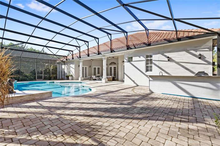 Image No.50-5 Bed Property for sale