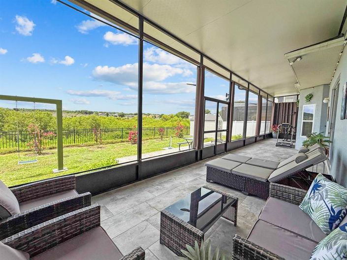 Image No.22-5 Bed Property for sale