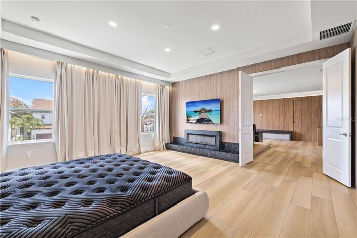 Image No.49-6 Bed Property for sale