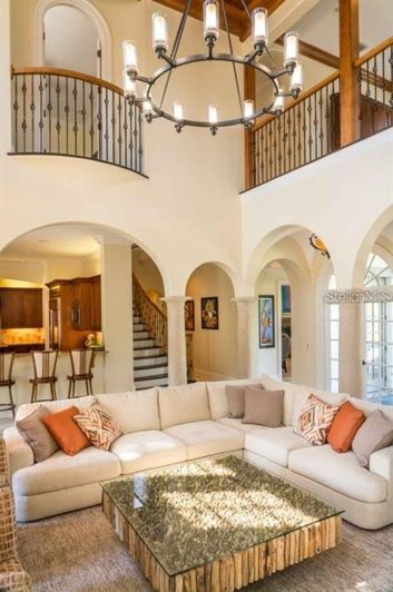 Image No.13-6 Bed Property for sale