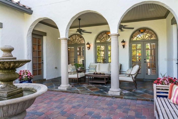 Image No.3-6 Bed Property for sale