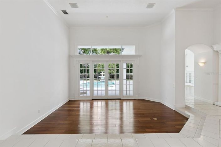 Image No.7-5 Bed Property for sale