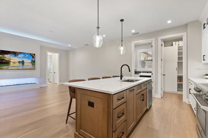 Image No.15-4 Bed Property for sale