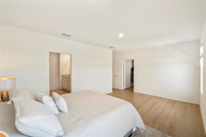 Image No.54-5 Bed Property for sale