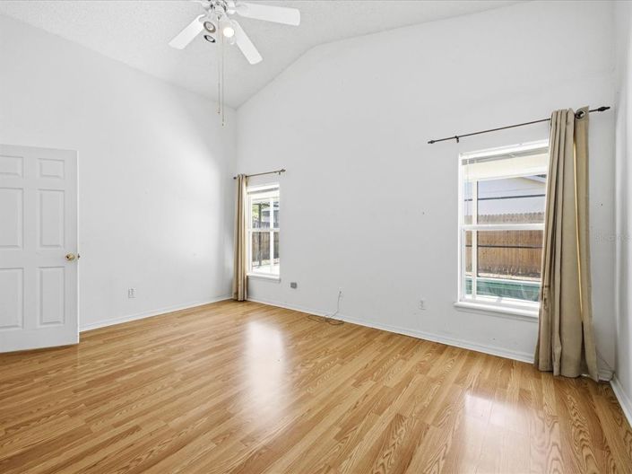 Image No.23-3 Bed Property for sale