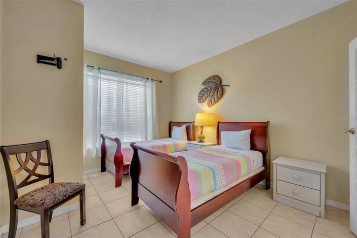 Image No.11-7 Bed Property for sale