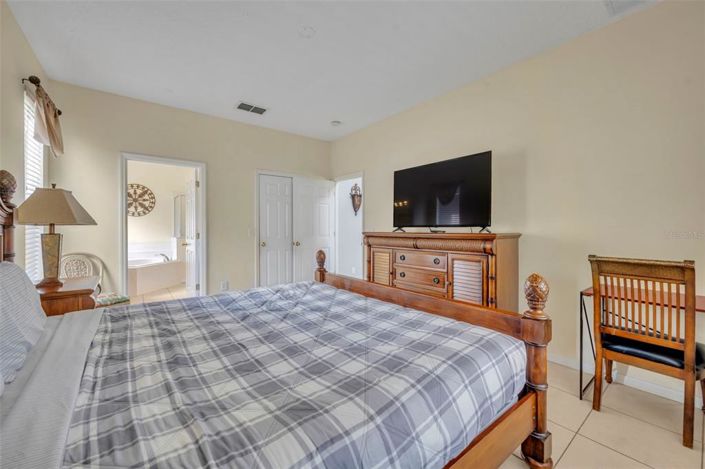 Image No.28-7 Bed Property for sale