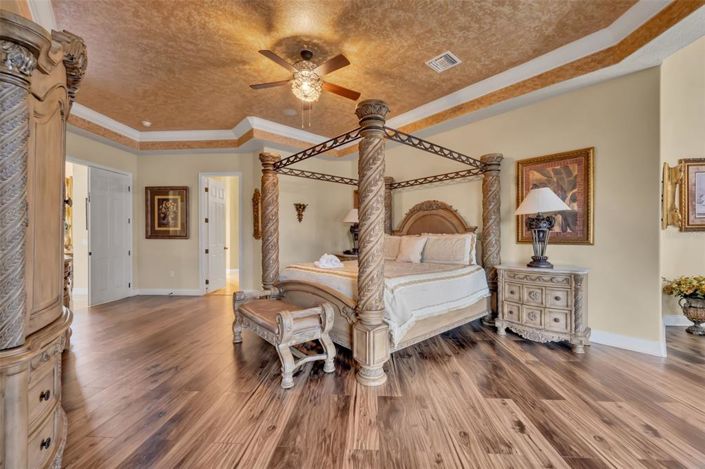 Image No.30-9 Bed Property for sale
