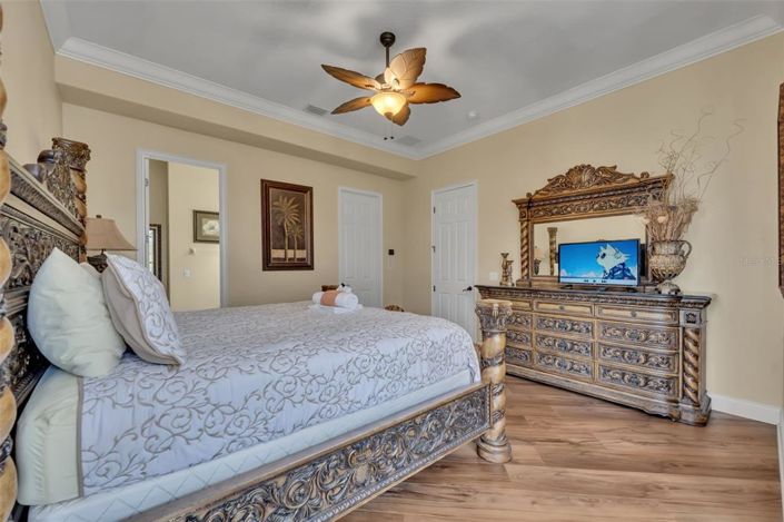 Image No.35-9 Bed Property for sale