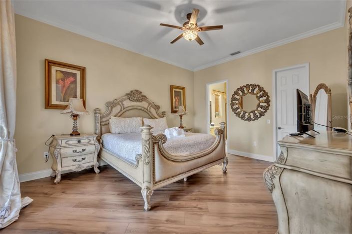 Image No.37-9 Bed Property for sale