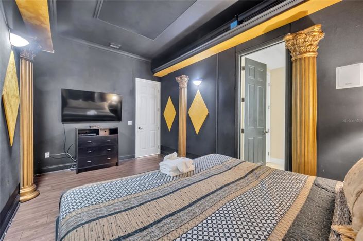 Image No.42-9 Bed Property for sale
