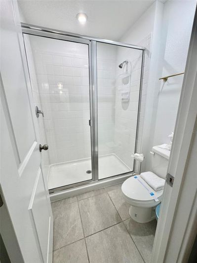 Image No.24-6 Bed Property for sale