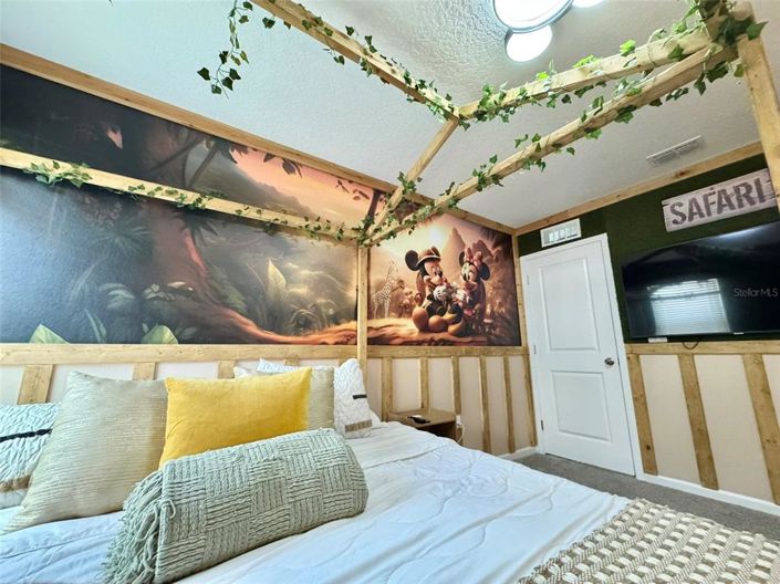 Image No.27-6 Bed Property for sale