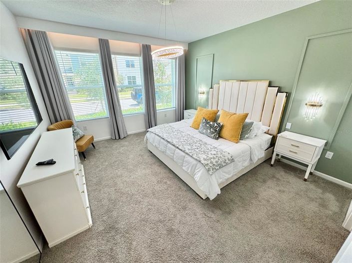 Image No.5-6 Bed Property for sale