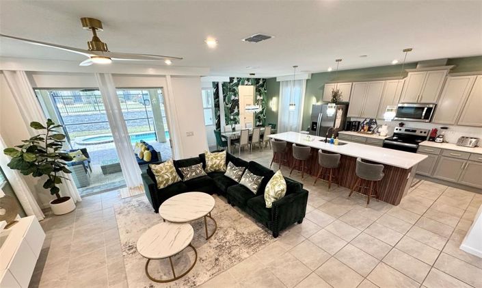 Image No.7-6 Bed Property for sale