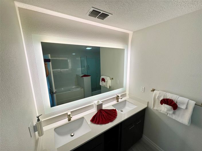 Image No.12-2 Bed Property for sale