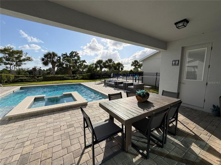 Image No.38-5 Bed Property for sale