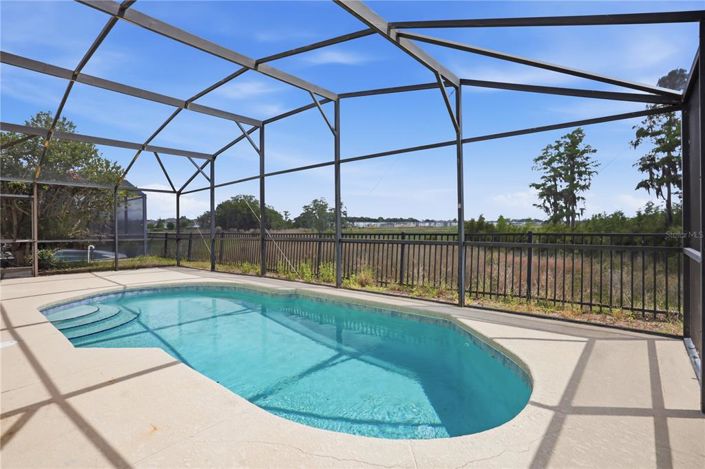 Image No.2-5 Bed Property for sale