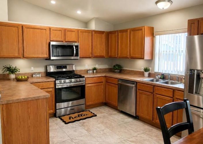 Image No.4-4 Bed Property for sale