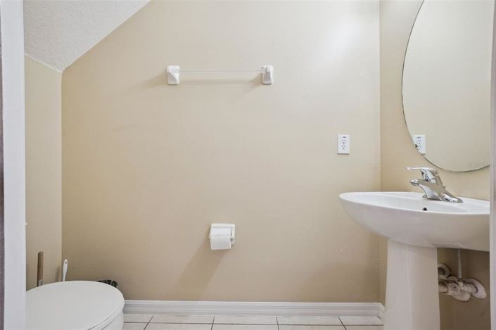 Image No.25-7 Bed Property for sale
