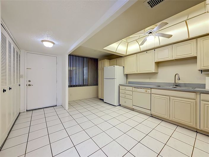 Image No.7-2 Bed Property for sale