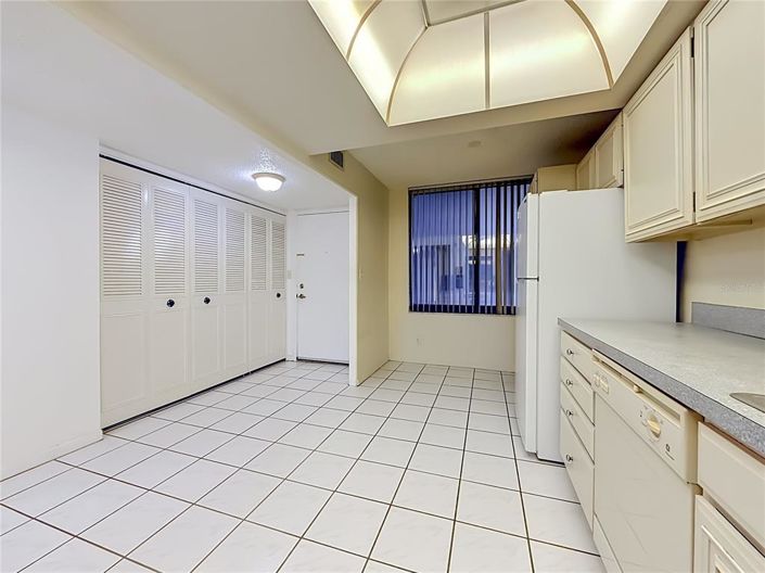 Image No.8-2 Bed Property for sale