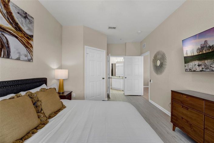 Image No.13-3 Bed Property for sale