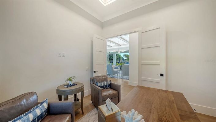 Image No.25-5 Bed Property for sale