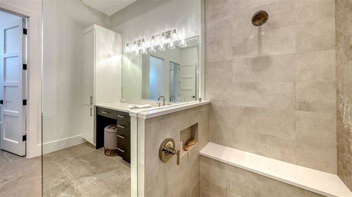 Image No.33-5 Bed Property for sale