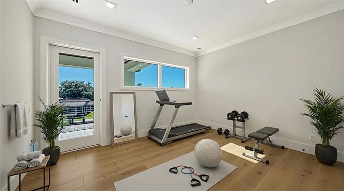 Image No.53-5 Bed Property for sale
