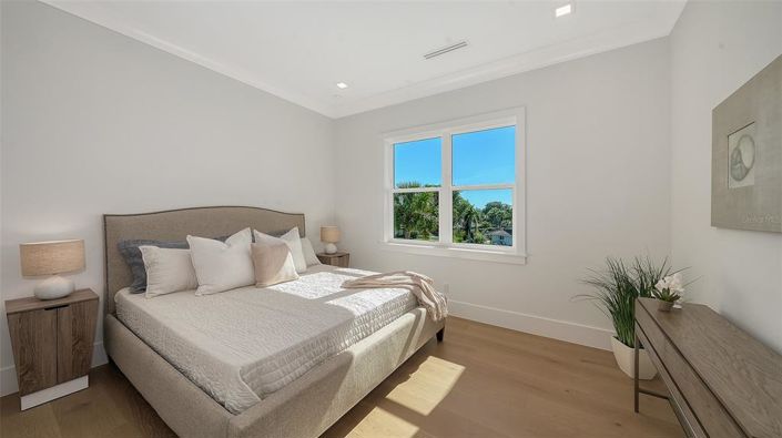 Image No.55-5 Bed Property for sale
