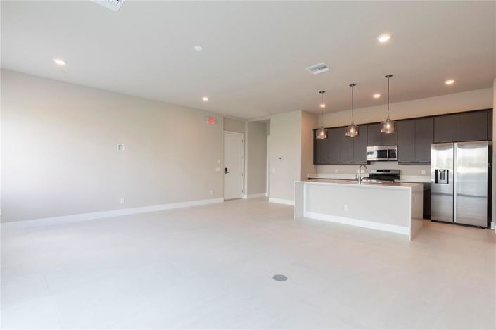 Image No.4-4 Bed Property for sale