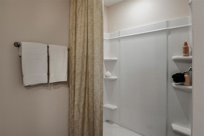 Image No.6-3 Bed Townhouse for sale