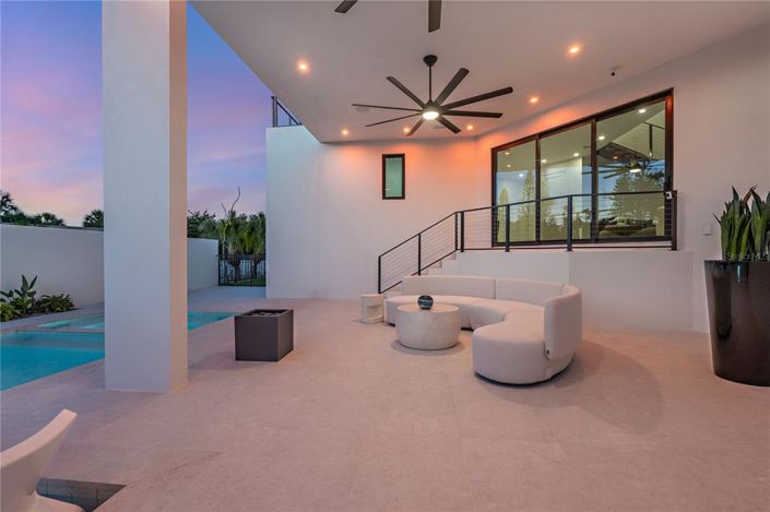 Image No.20-4 Bed Property for sale