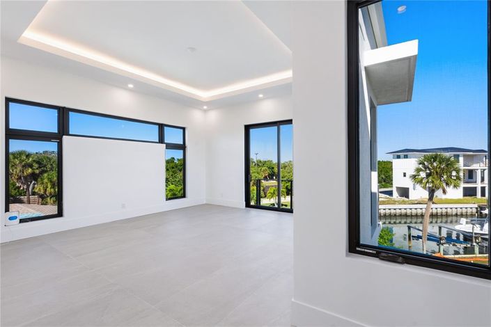 Image No.36-4 Bed Property for sale