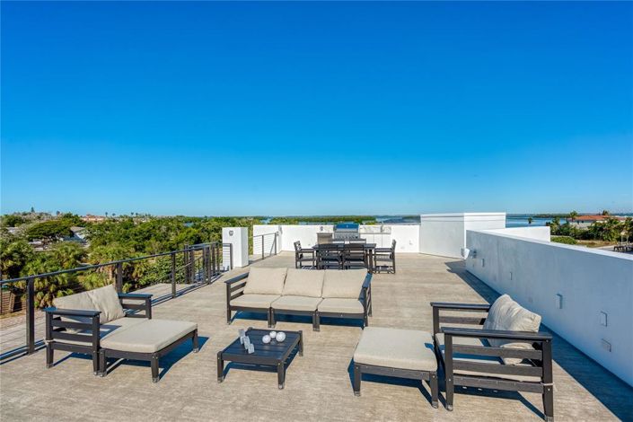 Image No.7-4 Bed Property for sale