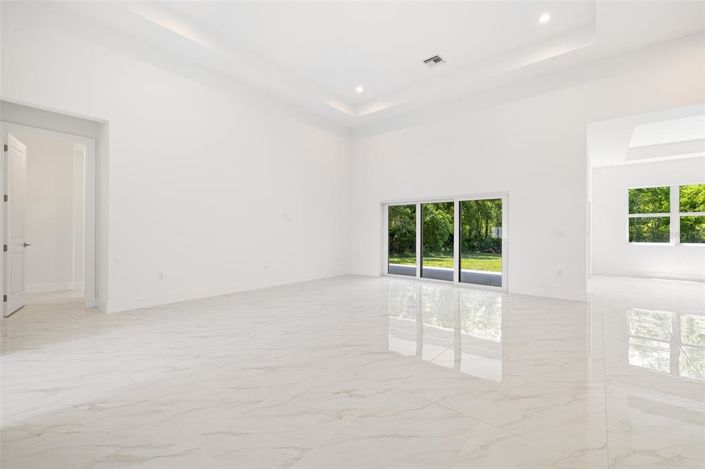 Image No.21-3 Bed Property for sale