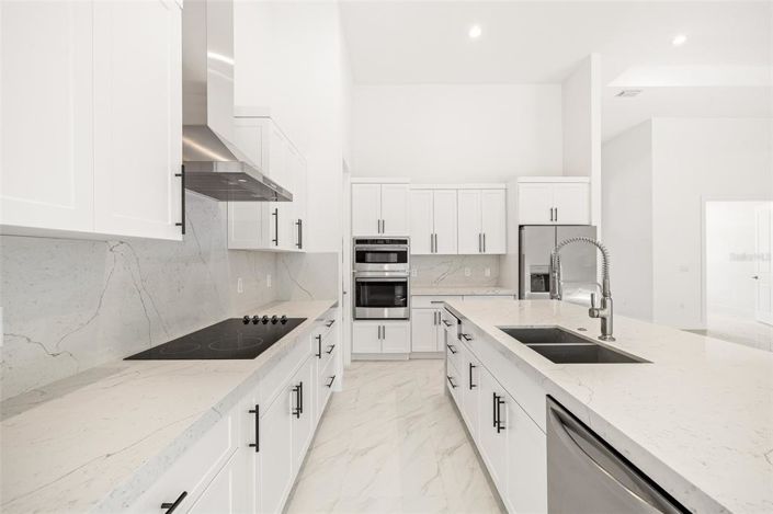 Image No.28-3 Bed Property for sale