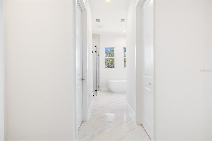 Image No.40-3 Bed Property for sale
