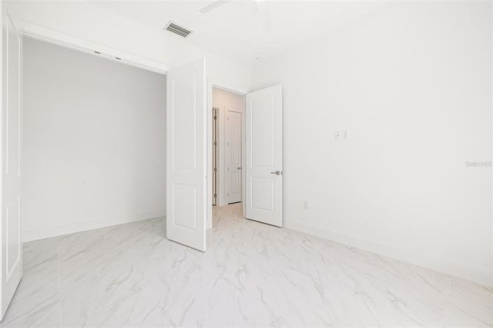 Image No.43-3 Bed Property for sale