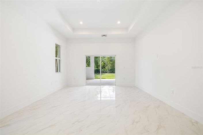 Image No.5-3 Bed Property for sale