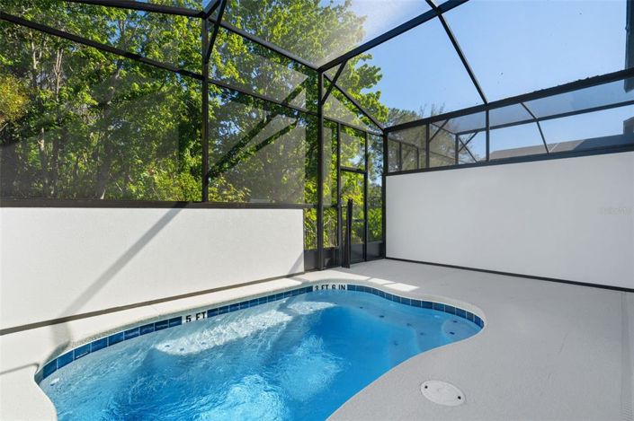 Image No.26-5 Bed Townhouse for sale