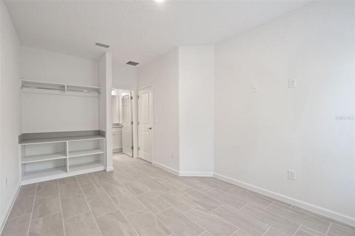 Image No.46-5 Bed Townhouse for sale