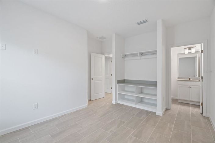 Image No.52-5 Bed Townhouse for sale