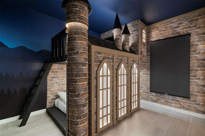 Image No.58-5 Bed Townhouse for sale